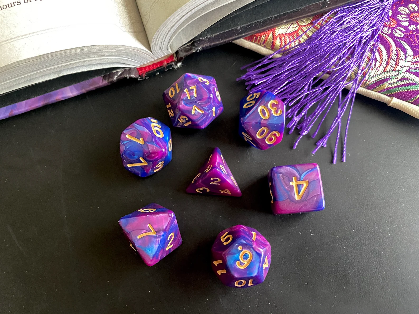 Magestic Magenta Dnd dice set