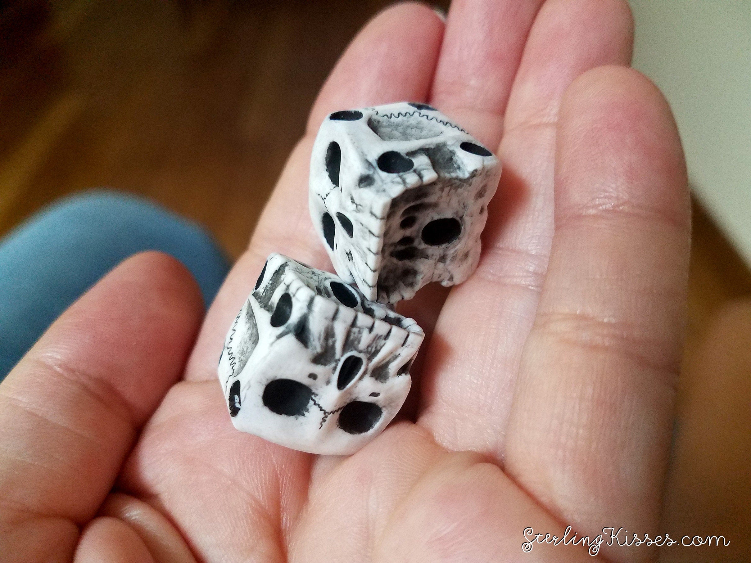 Skull Dice Pair - 6 Sided D6 DnD Bone Unique Custom D&D Gamer RPG