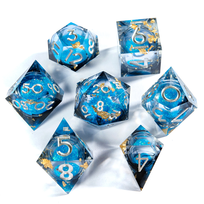 LIQUID CORE DICE SET 5