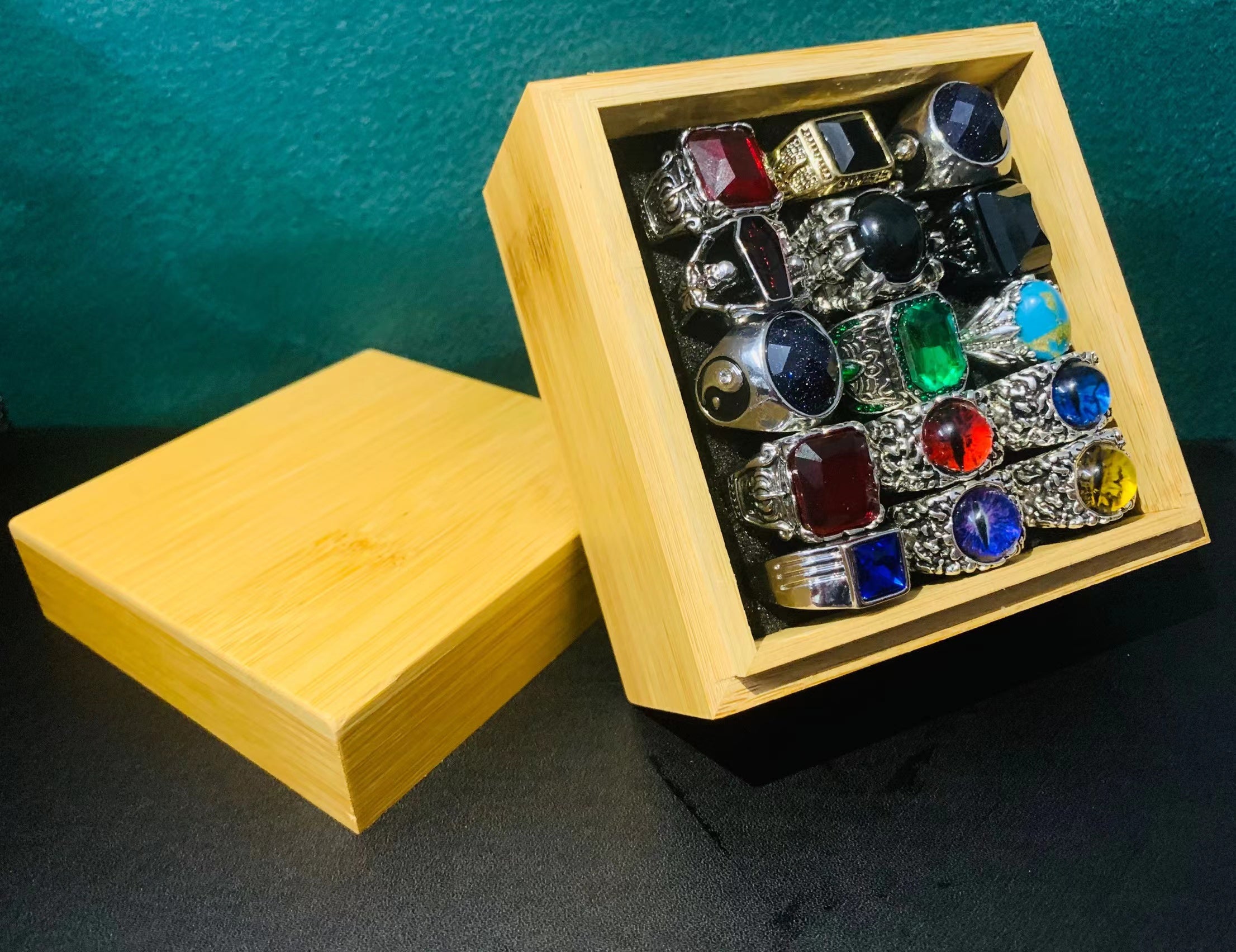 Myster Set (includes 12 rings +1 wooden box)