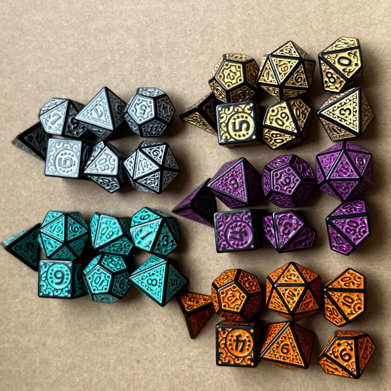 Hollow pattern ancient style dice
