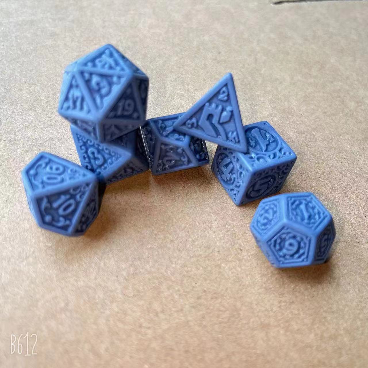 New retro hollow number pattern dice set