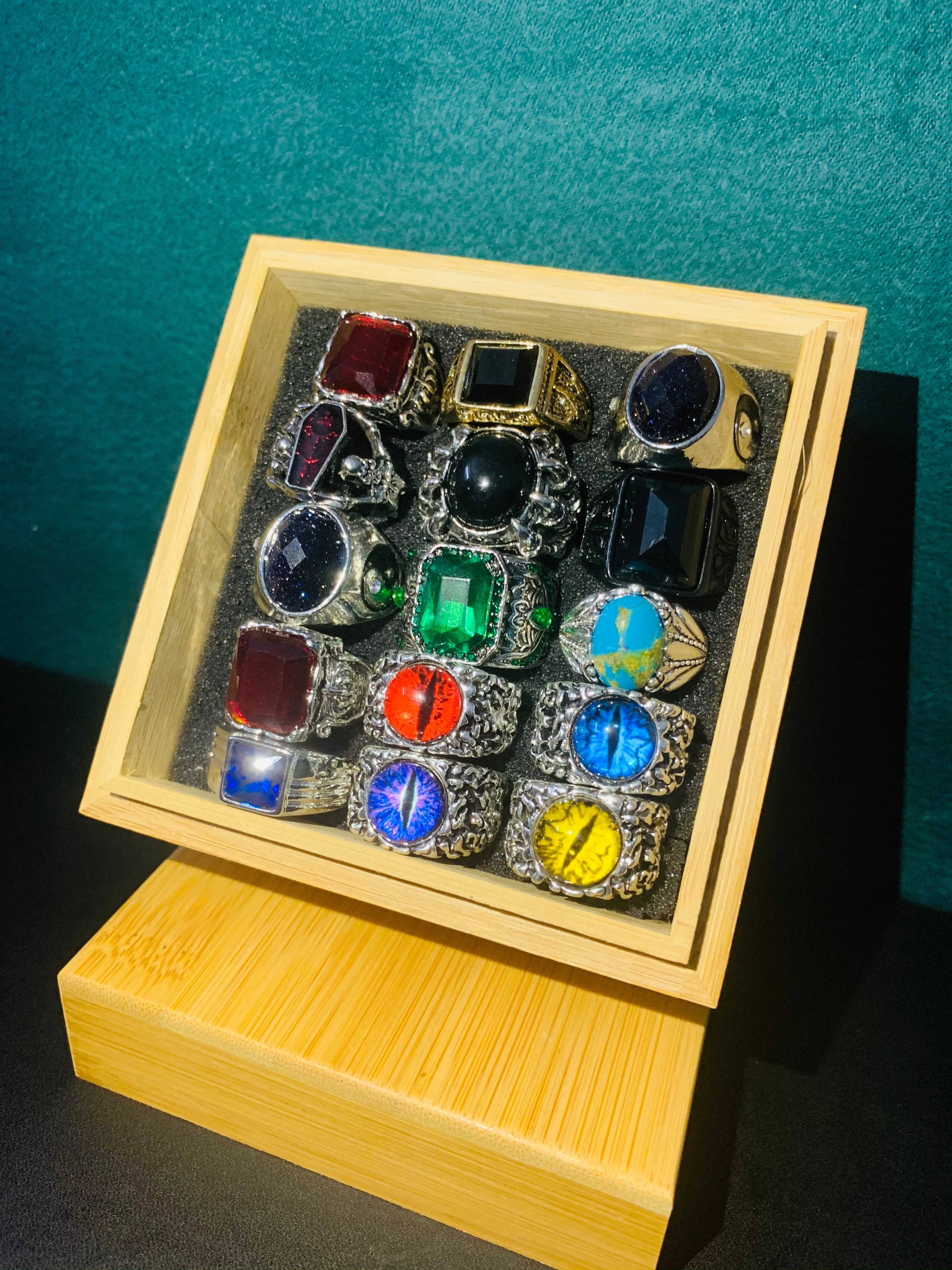 Myster Set (includes 12 rings +1 wooden box)