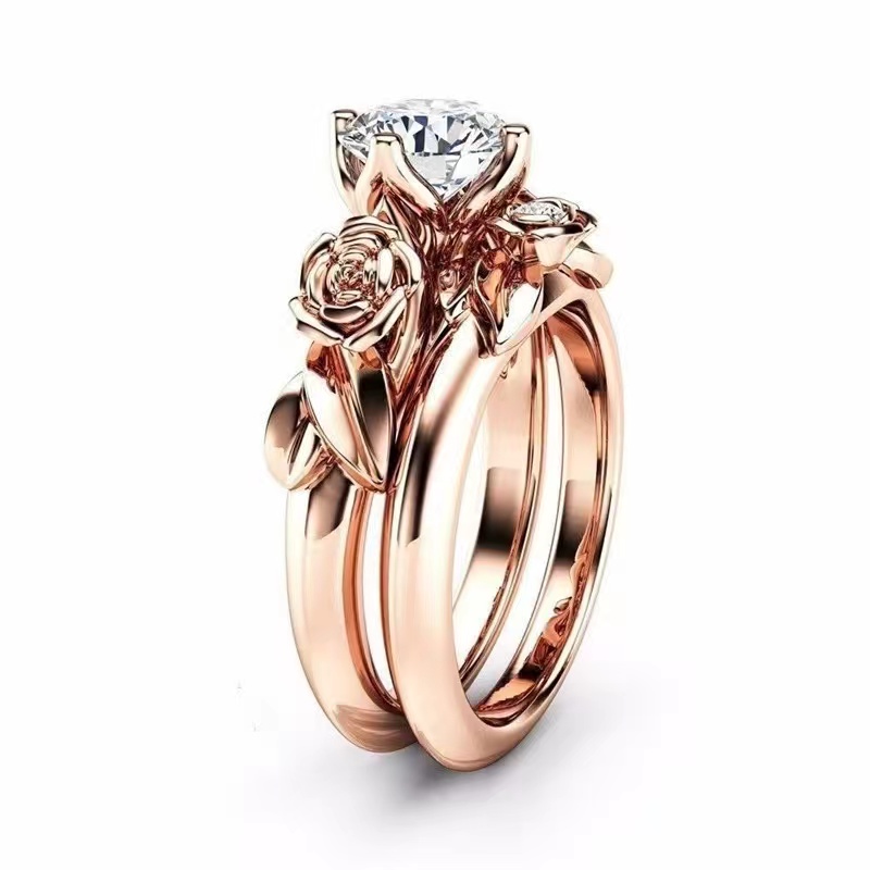 Luxurious Floral Design Moissanite Engagement Ring Set