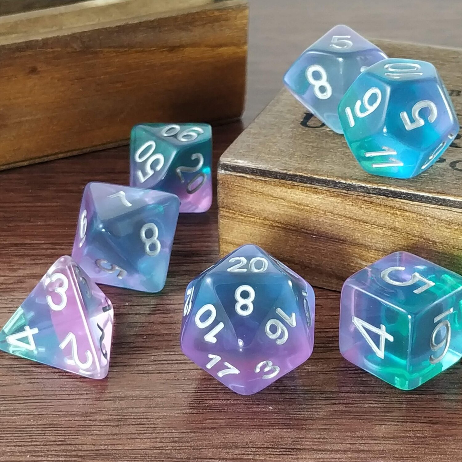 AURORA BOREALIS DICE SET