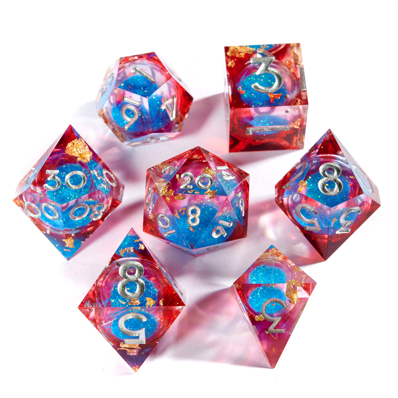 LIQUID CORE DICE SET 4
