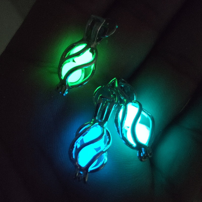 Luminous Cutout Necklace