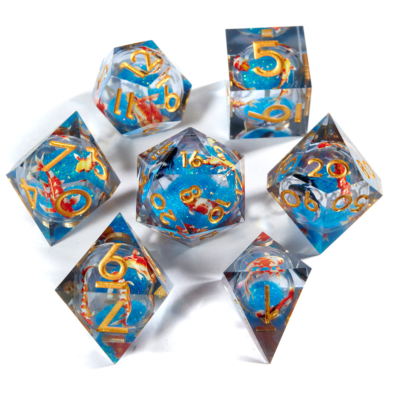 LIQUID CORE DICE SET 13