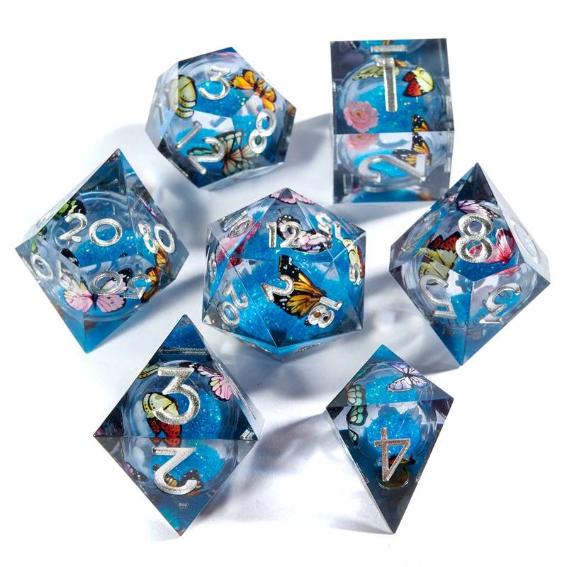 LIQUID CORE DICE SET 18