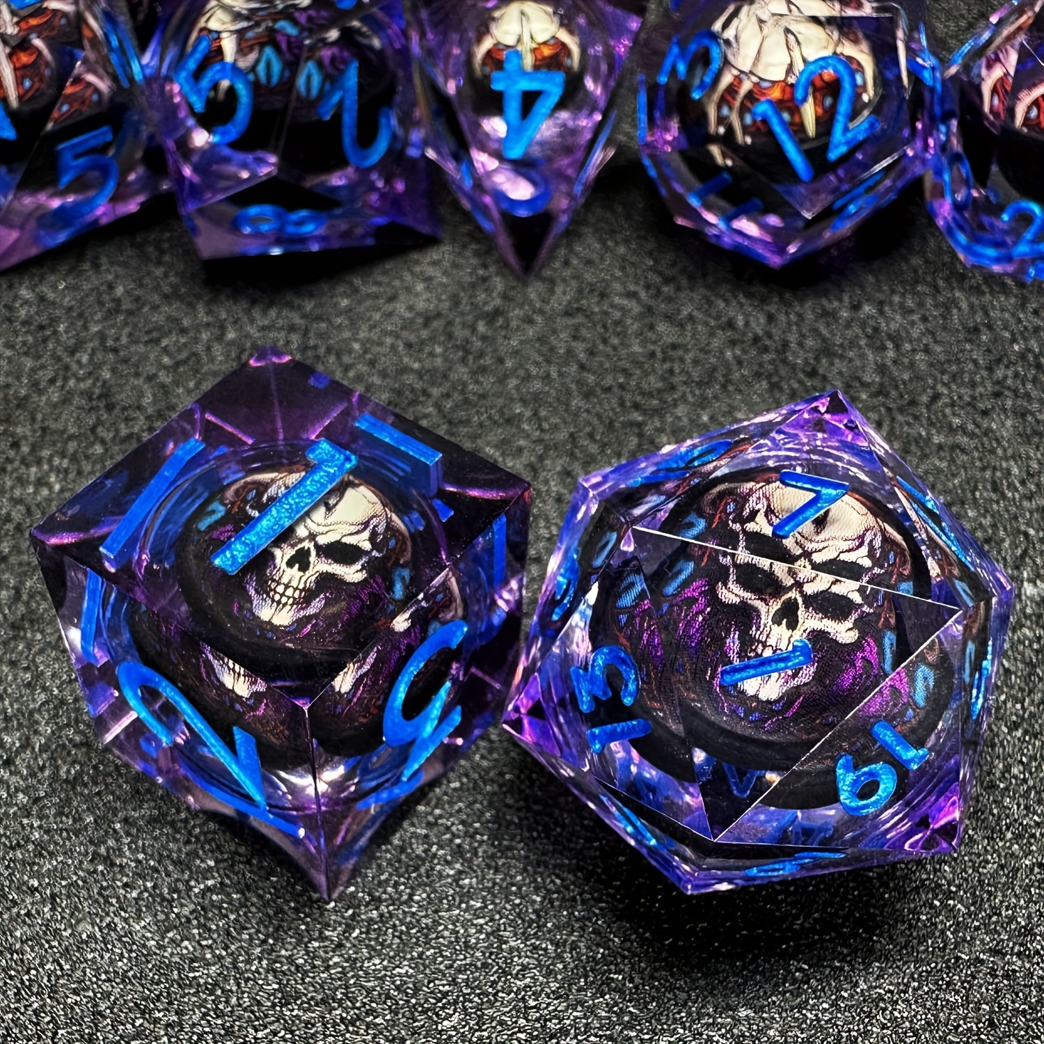 Skull☠️Liquid Core 7pc DnD Dice Set