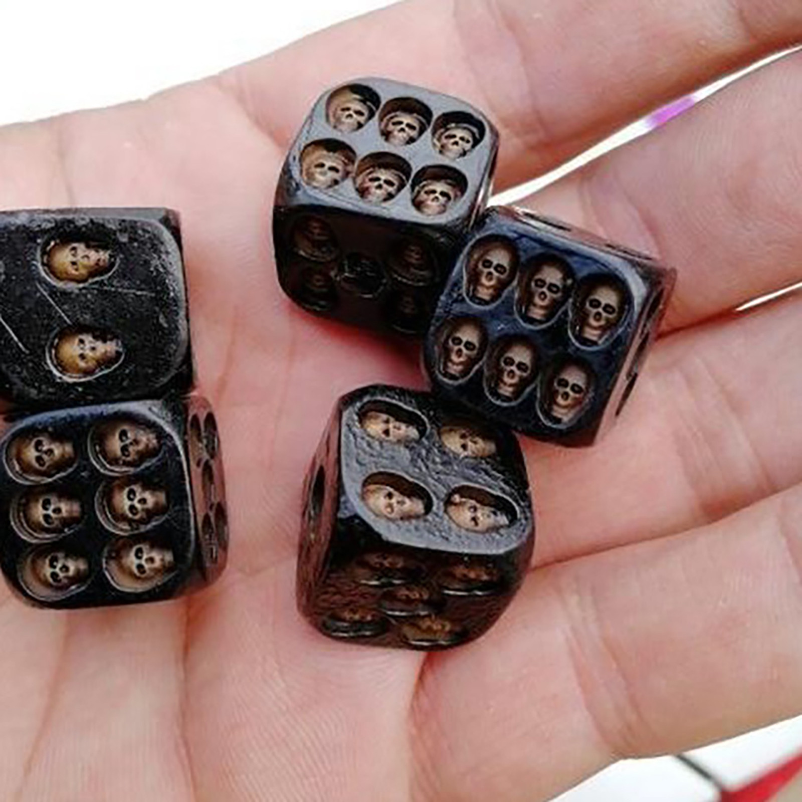5 x Black Skull Dice