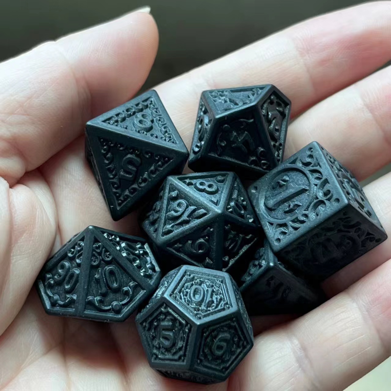 Dark Retro Hollow Number Dice