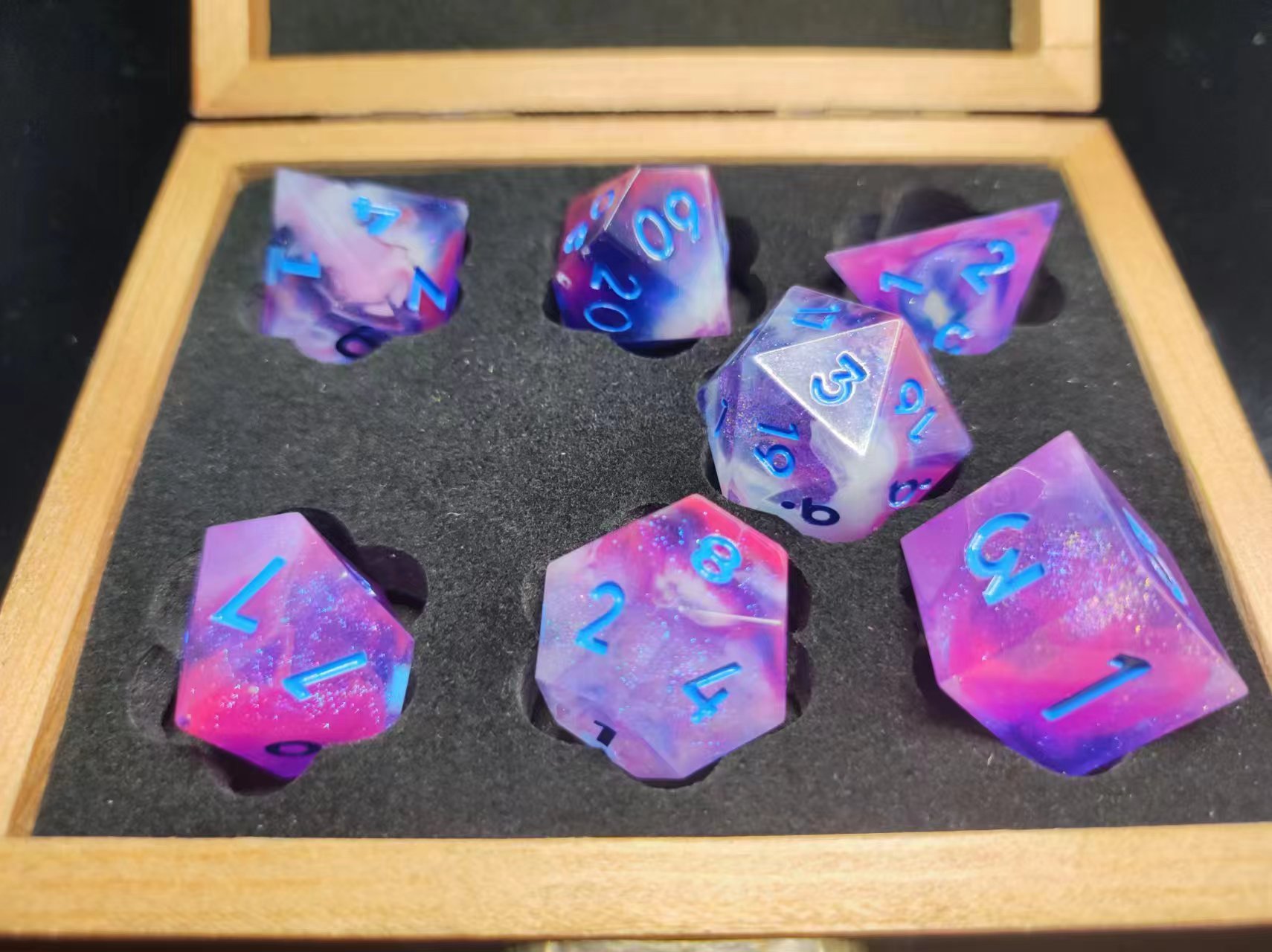 Transparent rainbow resin Dnd dice set