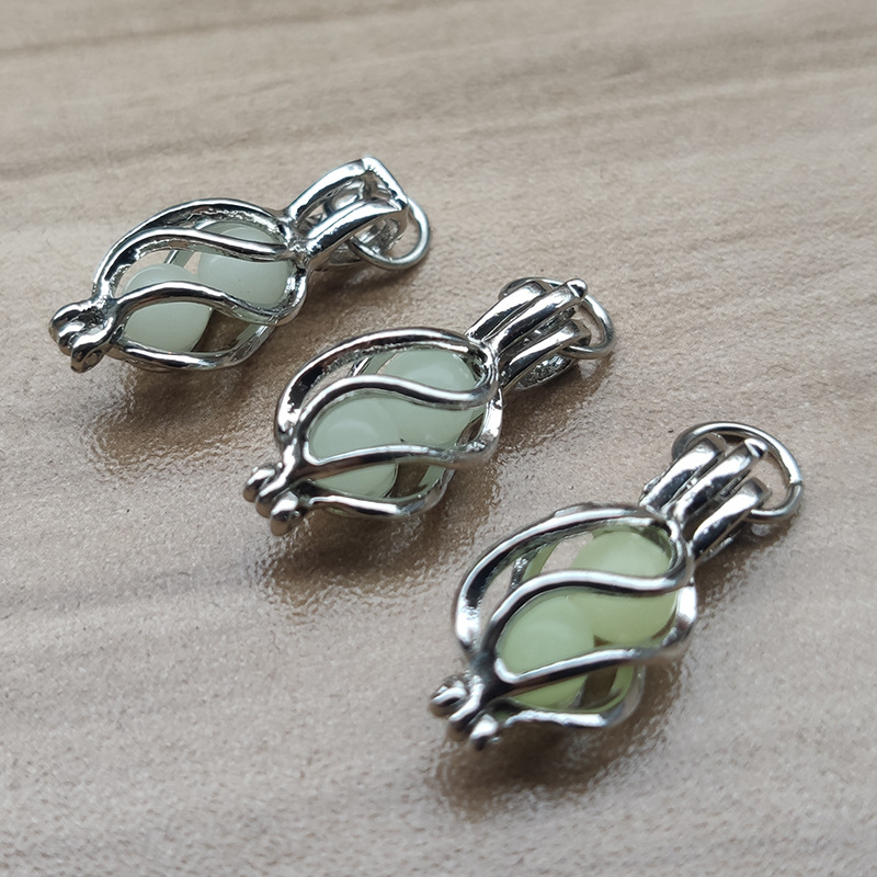 Luminous Cutout Necklace