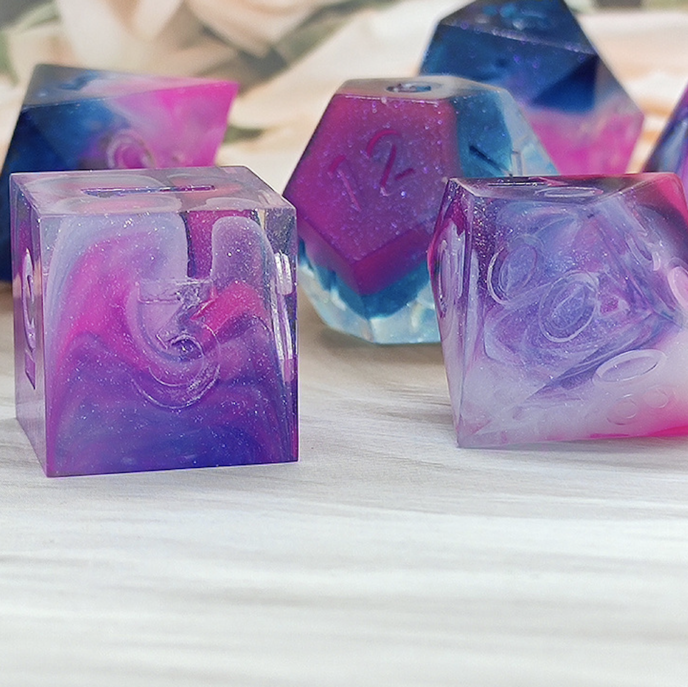 Transparent rainbow resin Dnd dice set
