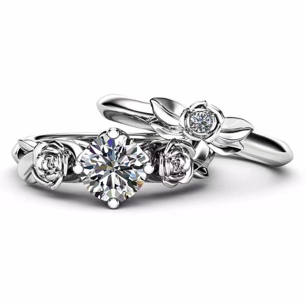 Luxurious Floral Design Moissanite Engagement Ring Set