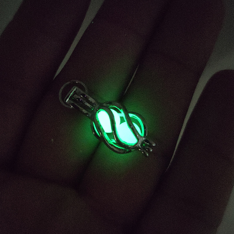 Luminous Cutout Necklace