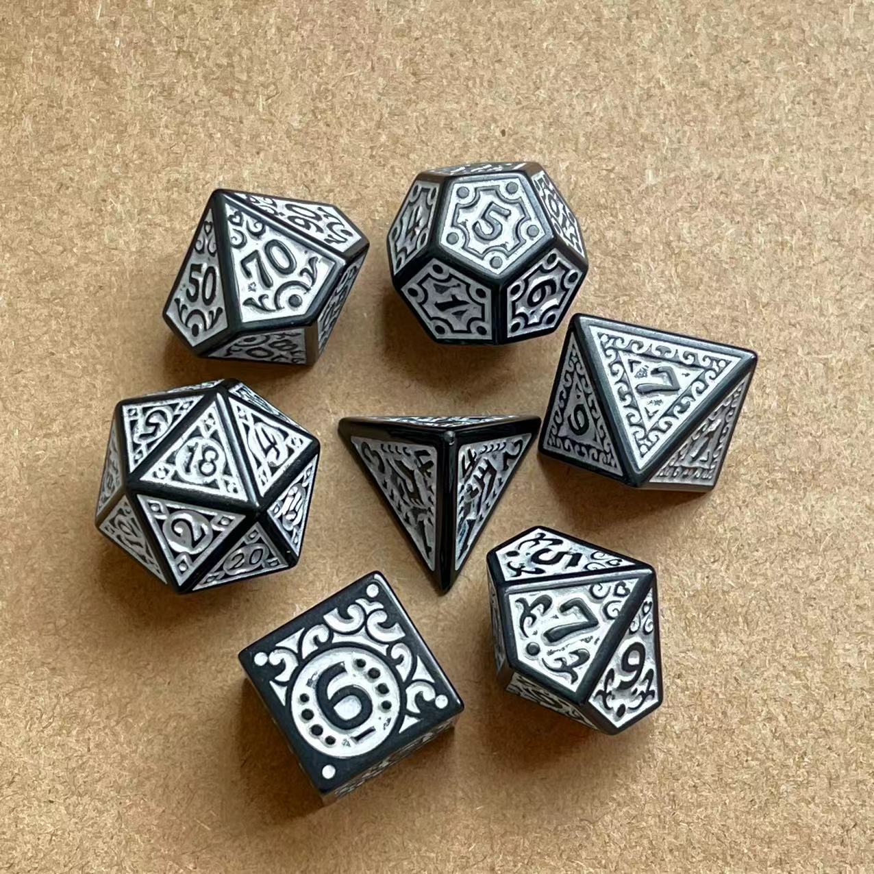 Hollow pattern ancient style dice