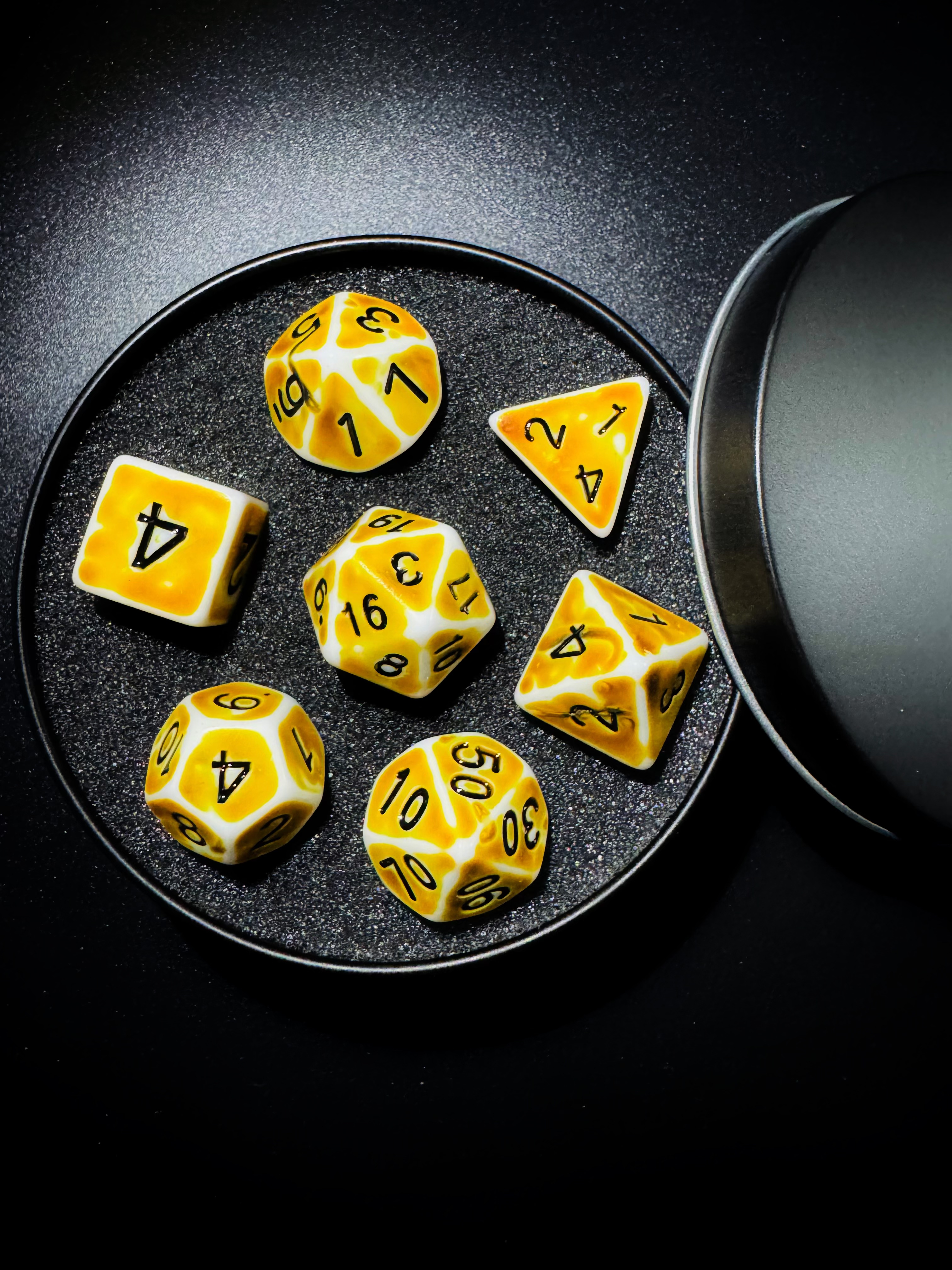 Sun Radiance Dice Set [With Dark Iron Gift Box]
