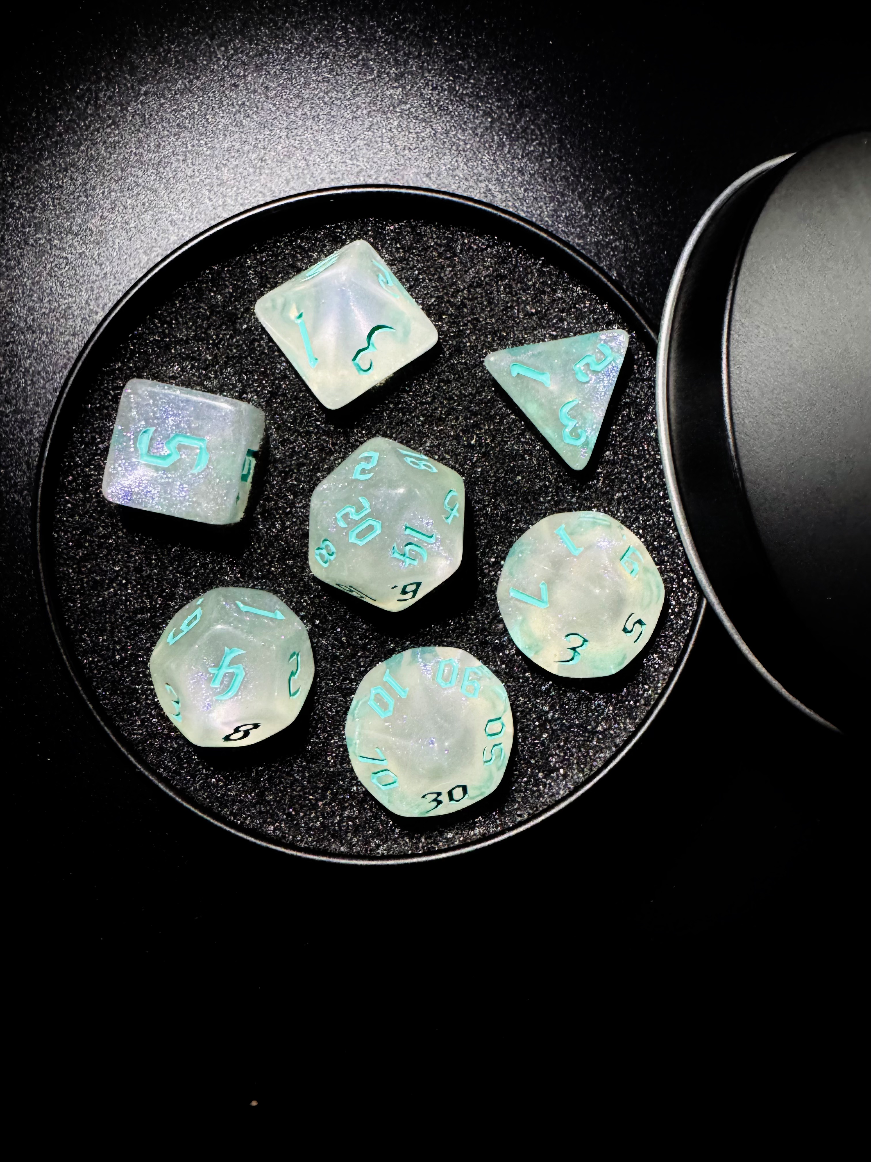 Frostfire Shimmer Dice Set [With Dark Iron Gift Box]