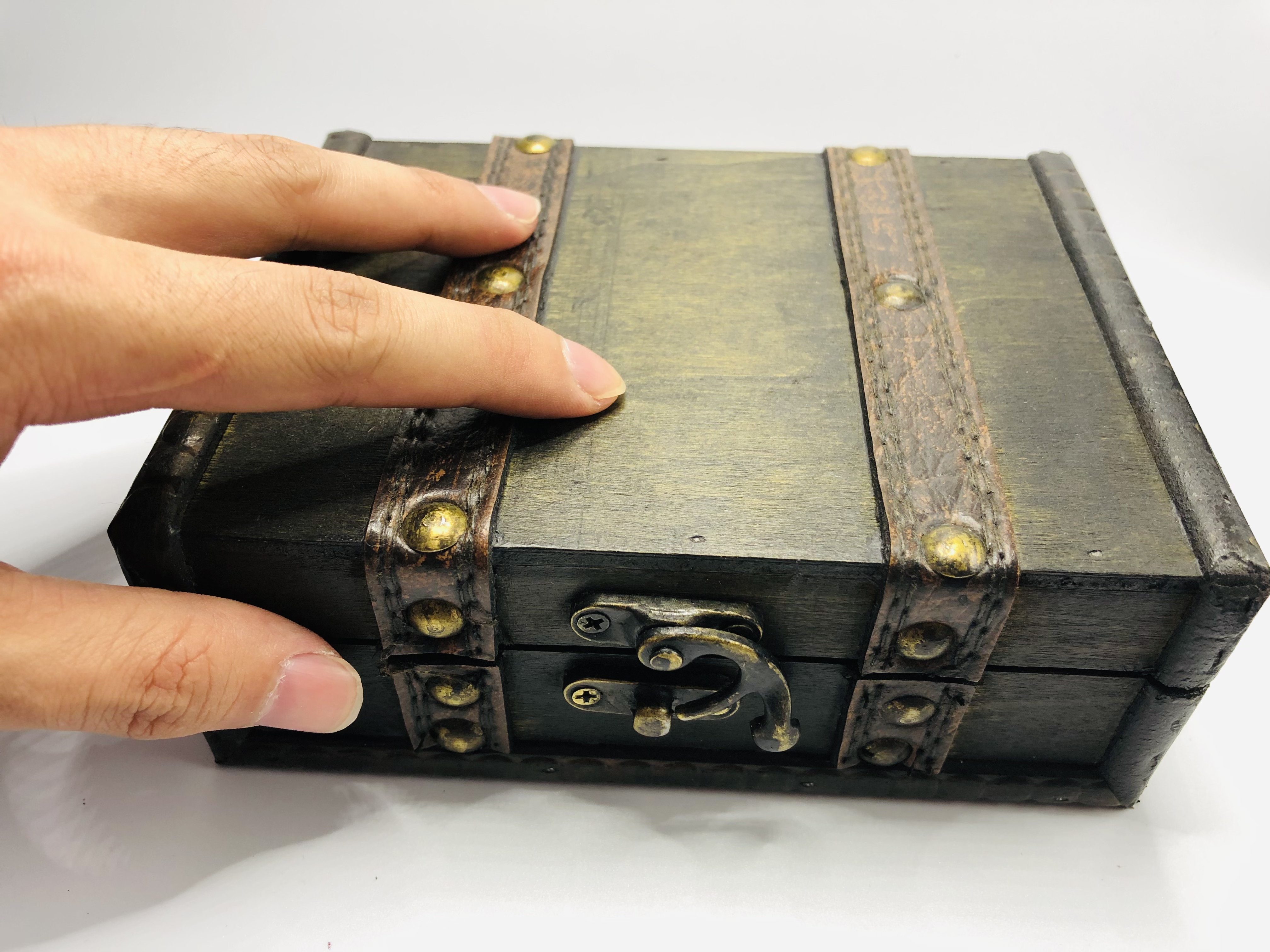 MYSTERY DICE SET(Includes 20 Dice Sets + 1 wooden box)