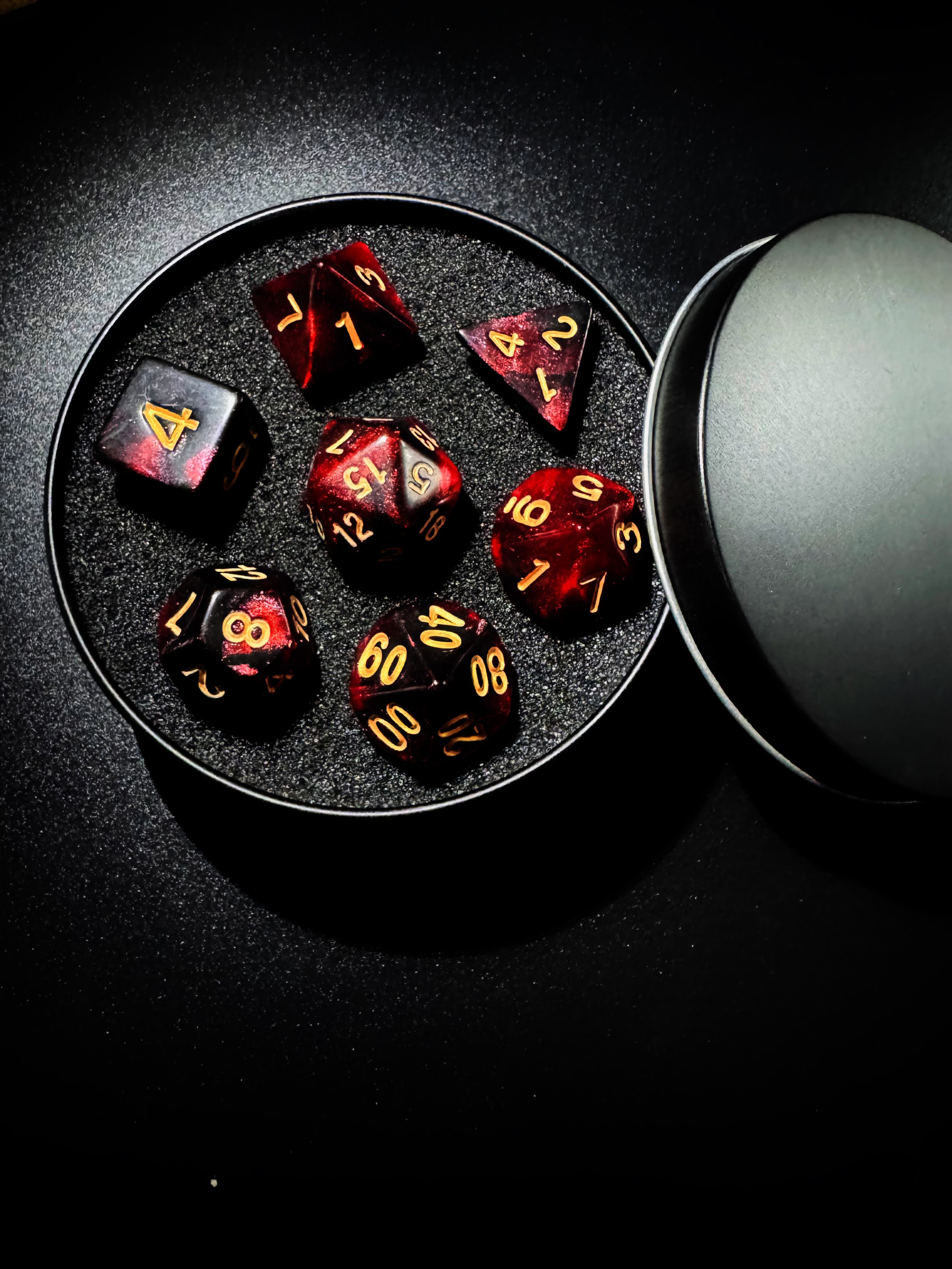 Inferno Ember Dice Set [With Dark Iron Gift Box]