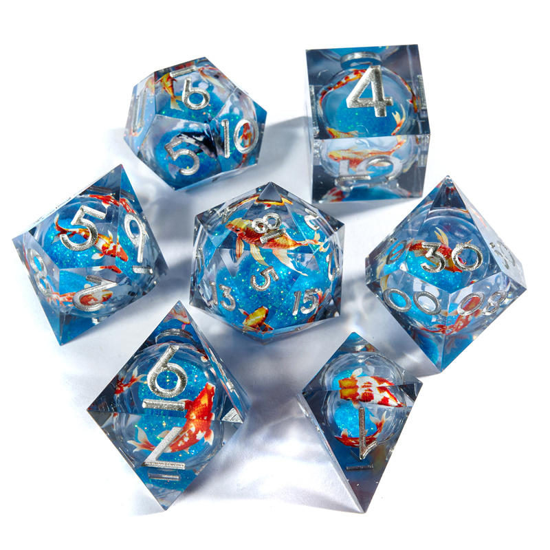 LIQUID CORE DICE SET 12