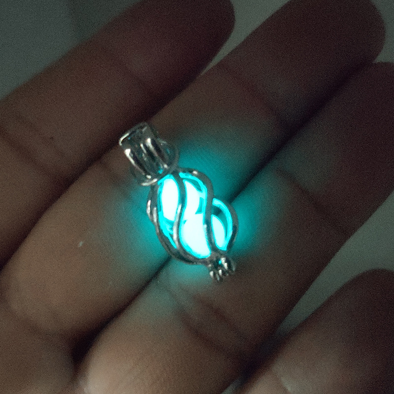 Luminous Cutout Necklace