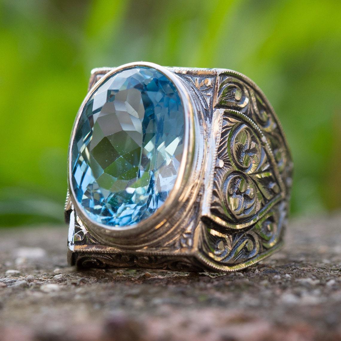 Vintage Jewelry Blue Gemstone Engraved Ring