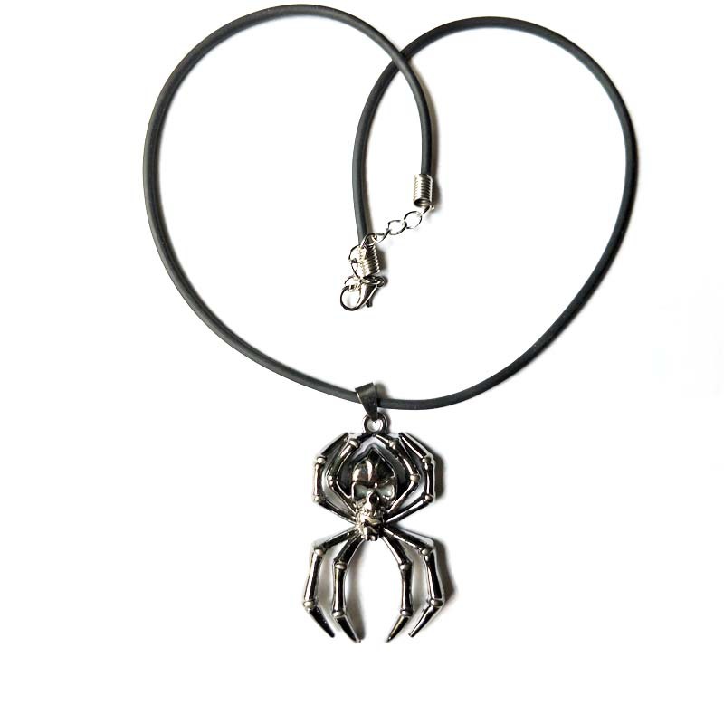 Luminous Spider Clavicle Necklace