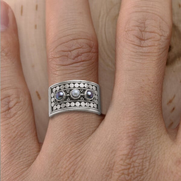 Three-Stone Pearl Carved Geometric Silver Ring