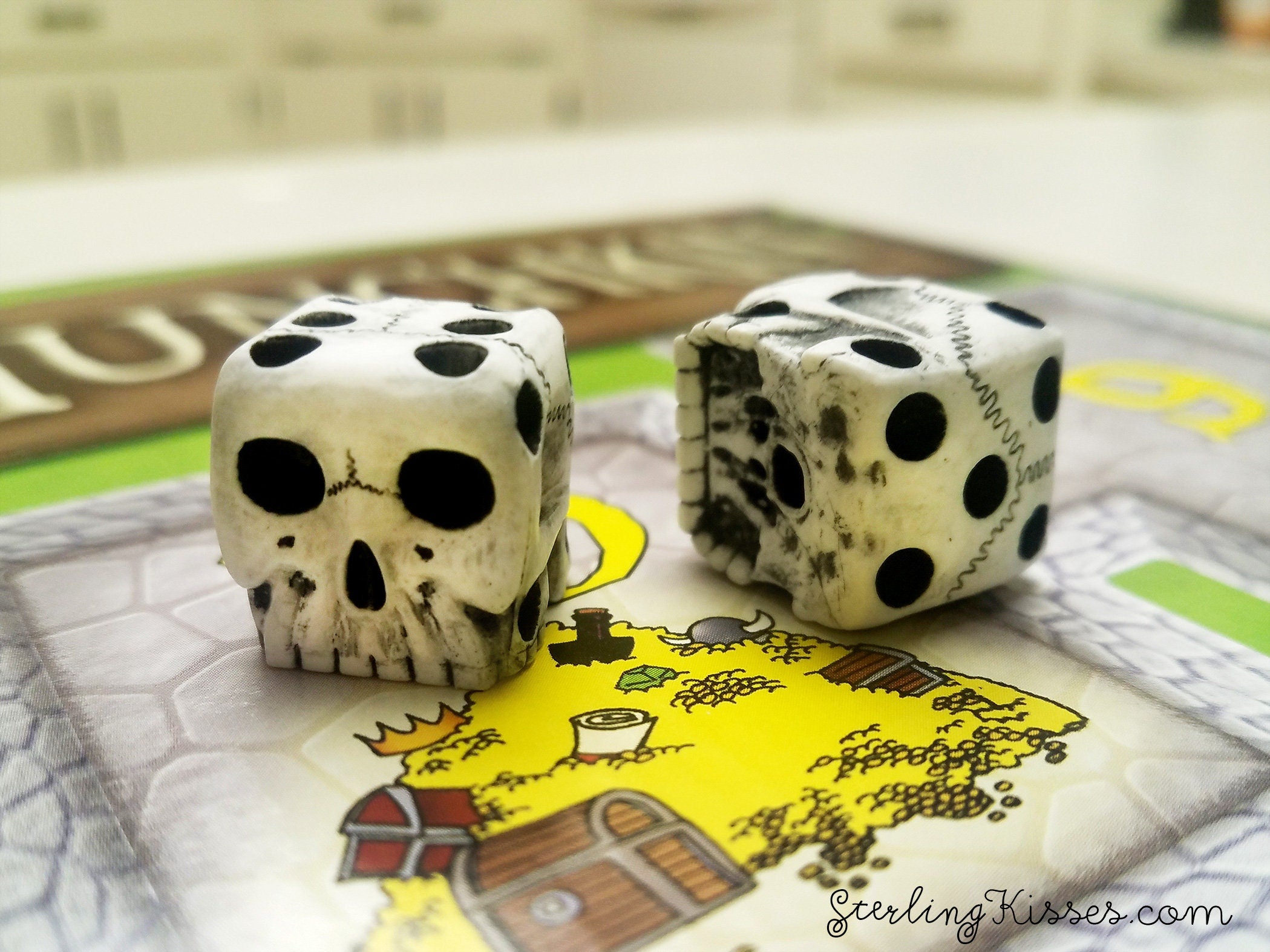 Skull Dice Pair - 6 Sided D6 DnD Bone Unique Custom D&D Gamer RPG