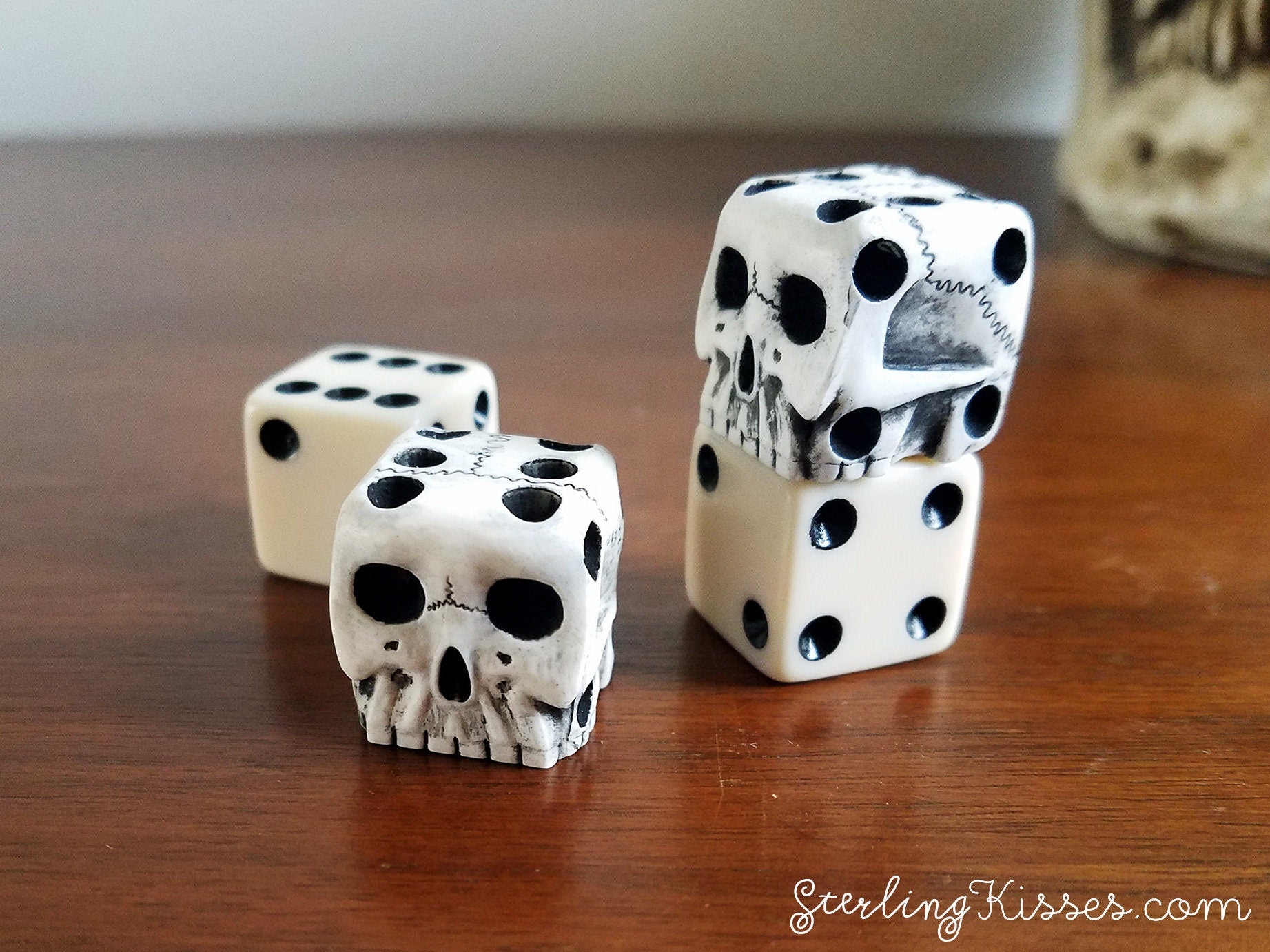 Skull Dice Pair - 6 Sided D6 DnD Bone Unique Custom D&D Gamer RPG